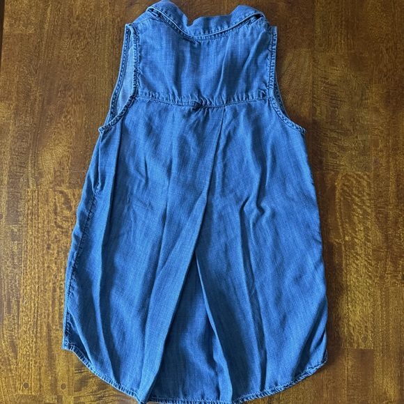 Bundle of 2 Sleeveless Tunic Tops - Picture 4 of 7